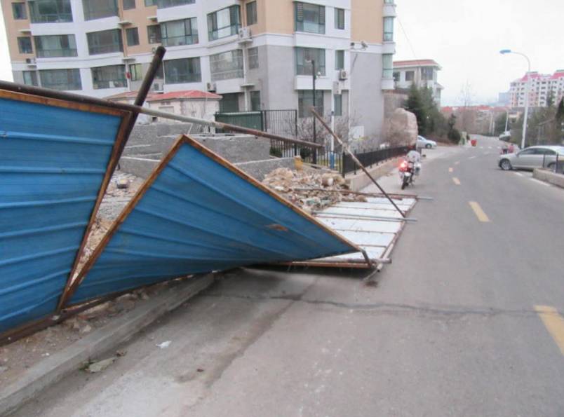 降温降雪继续 但威海街头的一幕却让人心头一暖