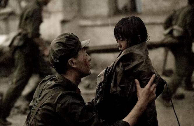 「冬至福利送芳华电影票」冯小刚诚意之作,看哭数万人