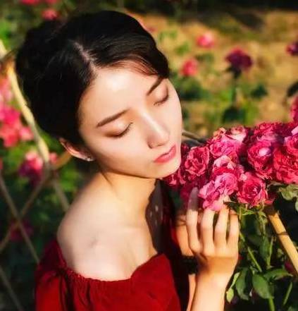 她是现实版的甄嬛,香港豪门宫斗赢家,比电视剧还精彩,却付出...