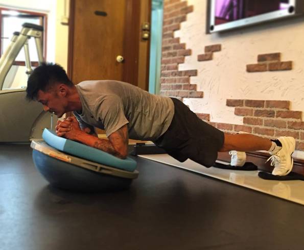 餘文樂健身10個月穿的20雙鞋，你都買得起。【元旦鉅惠】其中一款免費送！ 時尚 第12張