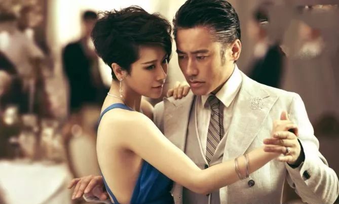 用黄磊的人脉,奶着吴秀波,名门出身的海清,关系网有多乱?