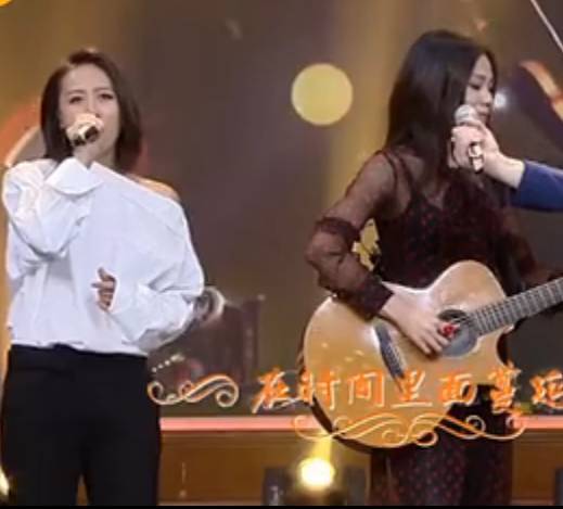 现场 | 陈粒和偶像蔡健雅同台唱了一首《纪念》