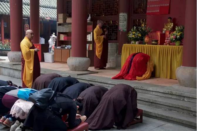 ○ 普佛是通过我们做普佛者的发心,发愿,皈依,祈求,忏悔,凭借佛菩萨的