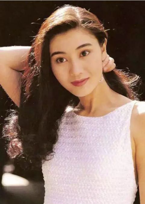 她曾在加拿大当服务生 成亿万富婆后被小三气到得癌 离婚后生活却更精彩