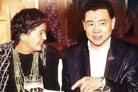 她曾在加拿大当服务生 成亿万富婆后被小三气到得癌 离婚后生活却更精彩
