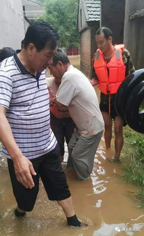 救援队还在第一线,进水的家园也在恢复中  龙城镇抗洪抢险  孙圩子乡