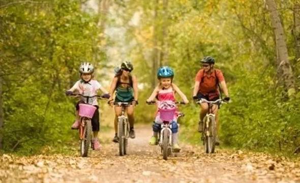 小长假带娃旅行 这样给孩子拍照刷曝朋友圈