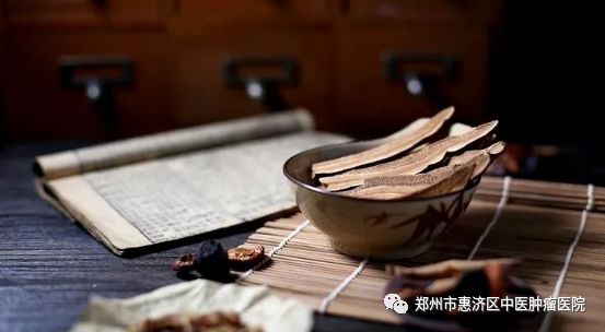 小柴胡颗粒是治风寒感冒还是风热感冒？