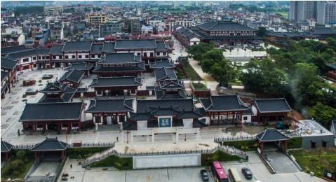 容州古城是容县最负盛名的旅游景区之一,由容州府,(仿唐风格建成)