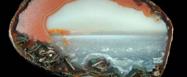 鬼斧神工 天然浑成:经过了千万年的冲刷洗礼的、美丽动人的石画