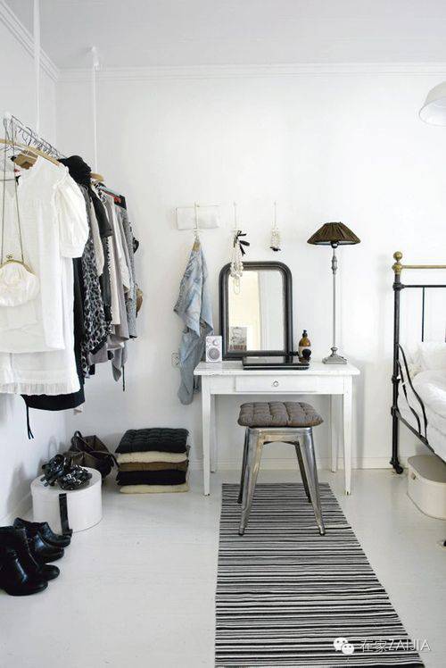 一米白墻就可以造個梳妝臺，從此不用在衛(wèi)生間化妝！