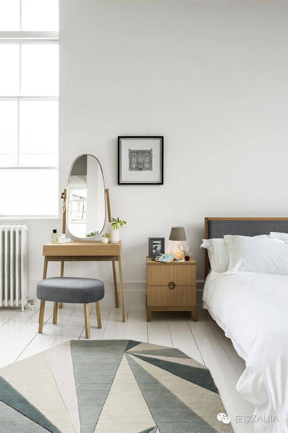 一米白墻就可以造個梳妝臺，從此不用在衛(wèi)生間化妝！