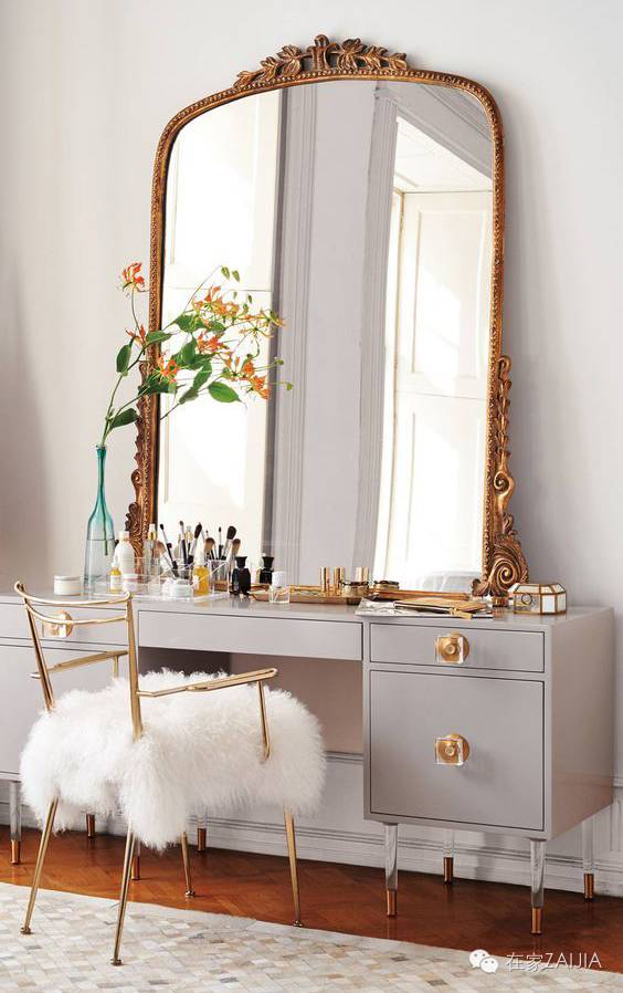 一米白墻就可以造個梳妝臺，從此不用在衛(wèi)生間化妝！