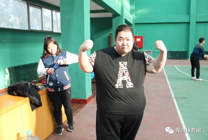 羽毛球可以瘦全身吗_羽毛球瘦哪里_打羽毛球能瘦哪些部位