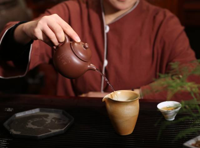 喝茶的男女有何不同?