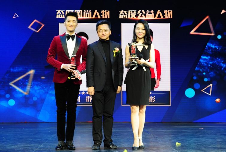 周群,罗彬空降合肥闹市区!霸屏 实力 人气,今夜给你看