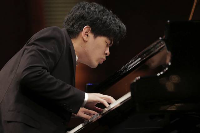 柯蒂斯音乐学院亚裔钢琴家进入范·克莱本国际音乐大赛最终角逐