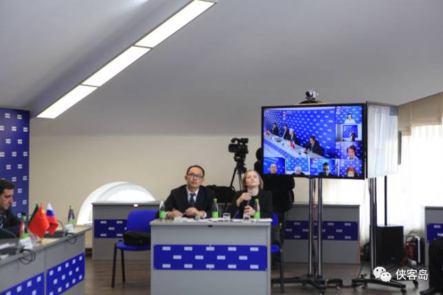 侠客岛:中俄执政党直接对话 画风是这样的