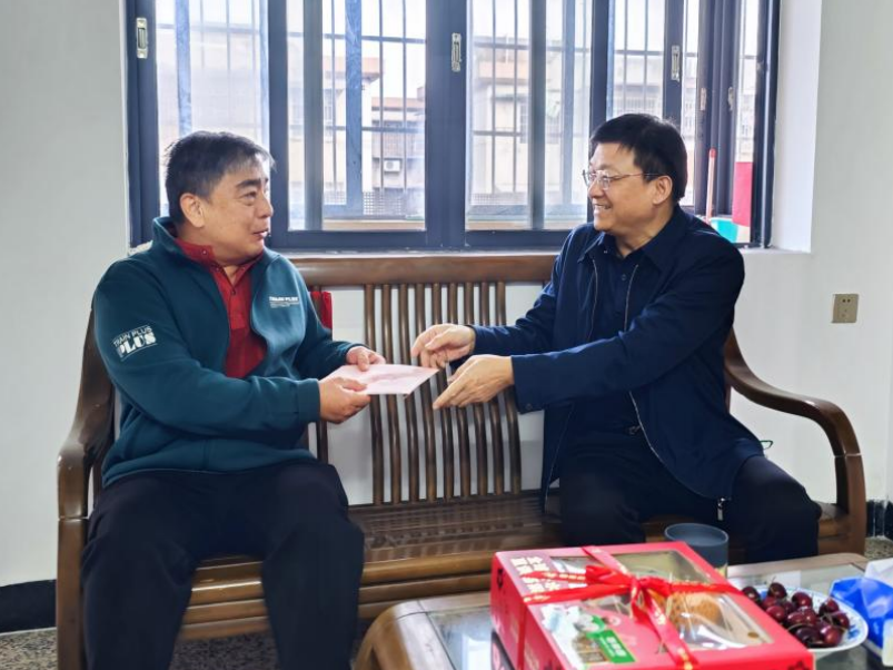 厕所偷拍
党组开展春节走访慰问活动