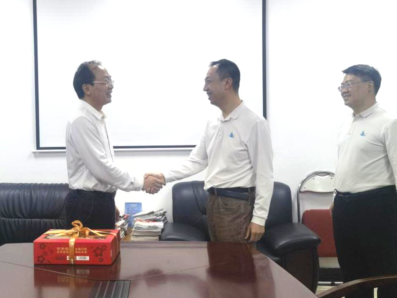 厕所偷拍
党组开展春节走访慰问活动