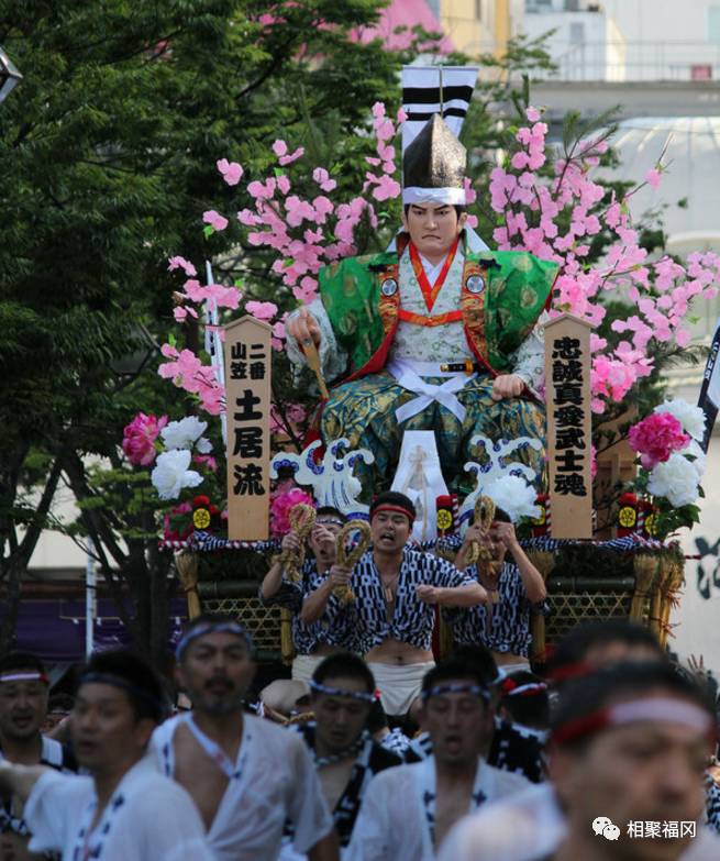 日本福冈山笠节马上开始了哦，亮点是老少爷们的光屁股