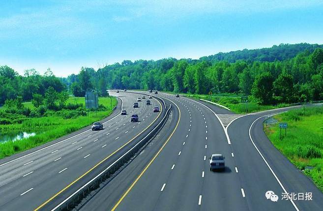 高速公路以车辆驶离出口收费车道的北京时间为准,普通收费公路以车辆