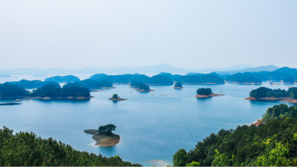 摄图网_501594498_banner_梅峰岛观景台观千岛湖全景（企业商用）.jpg