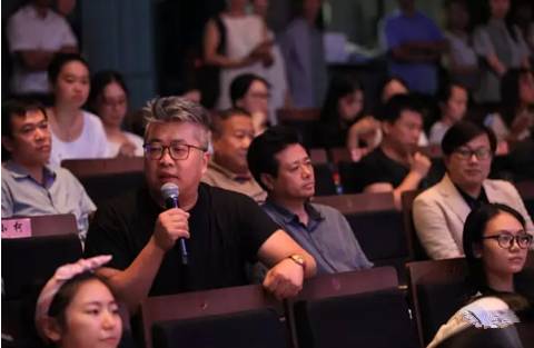 许哲佩专辑 马戏团1号 ep_ep专辑_王欣婷专辑 爱在飞翔 ep