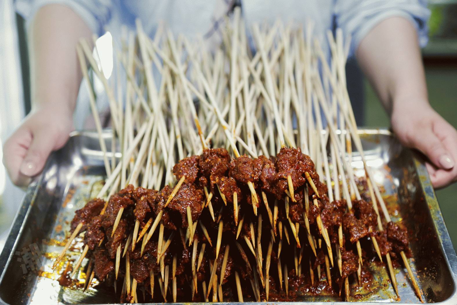 大学生创业卖串串，7年卖出10万斤后腿牛肉——屋头串串香 创业人物 第9张