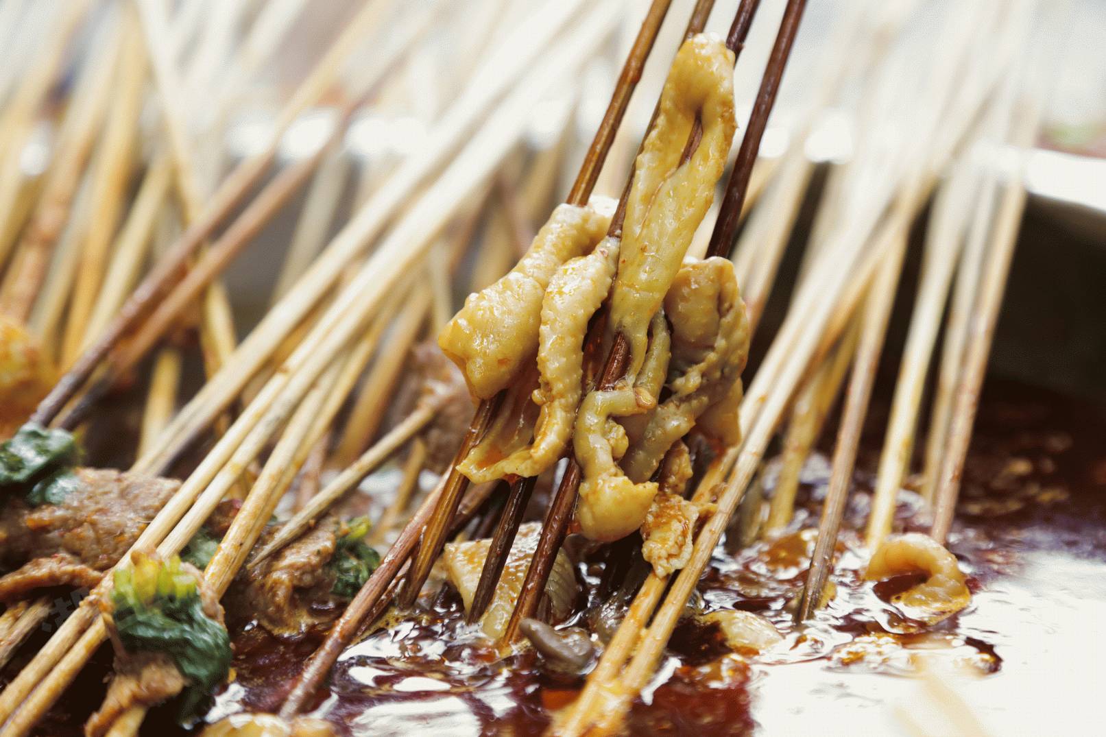 大学生创业卖串串，7年卖出10万斤后腿牛肉——屋头串串香 创业人物 第22张