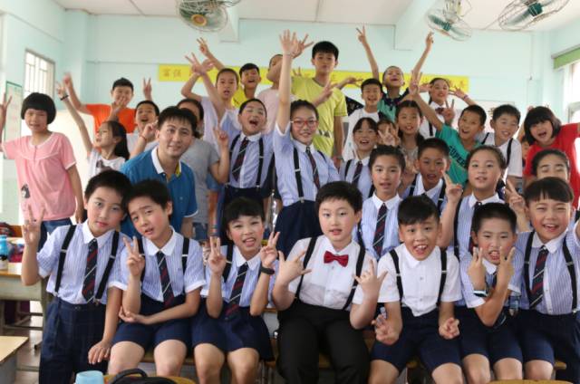 让学生沐浴在关爱中 让学生沐浴在关爱中