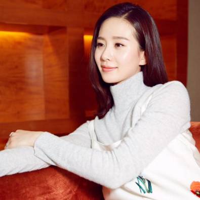 没想到性冷淡的刘诗诗,画了红唇妆居然可以这么美!