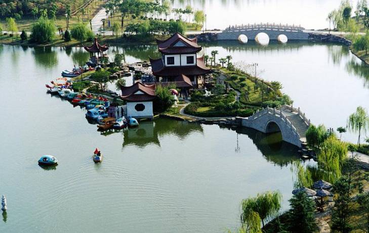 暨阳湖生态园位于张家港市区南部,距市中心2公里,规划总面积为4.