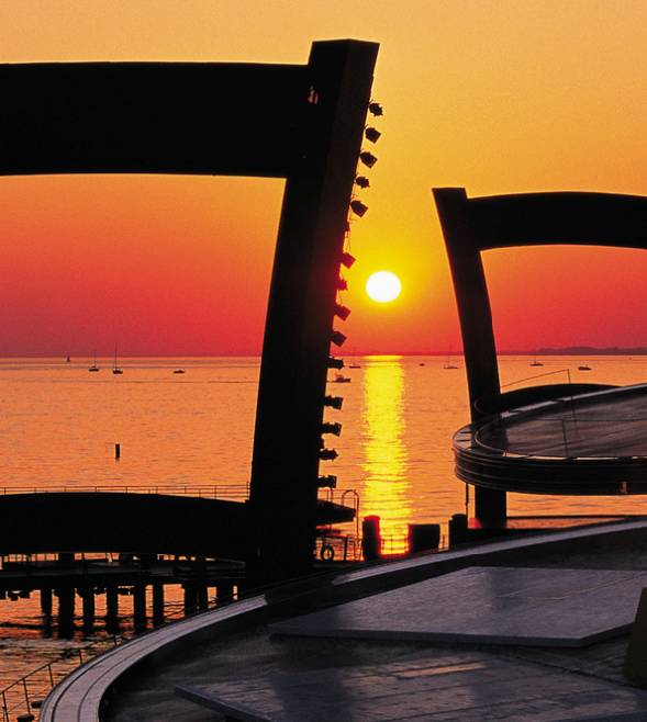 当装置艺术遇上水上歌剧 <wbr>整个世界都被惊艳了！