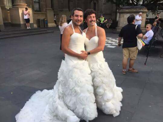 刚刚正式立法!澳洲同性婚姻合法啦!全澳46800对同性伴侣最早2018年1月8号就可以结婚!
