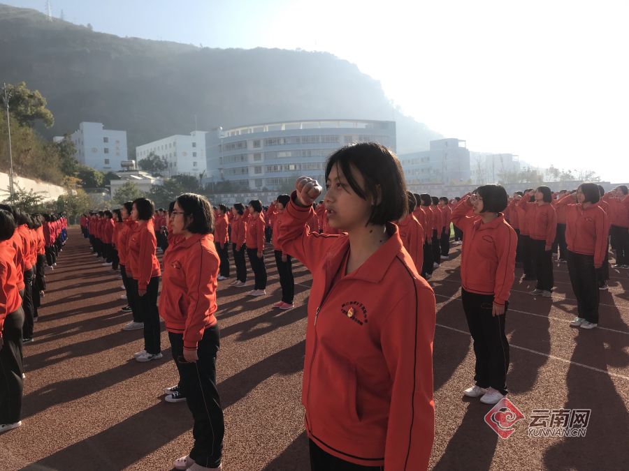 丽江市华坪女高校长张桂梅:她没有子女却是上百个孩子口中的"妈妈"