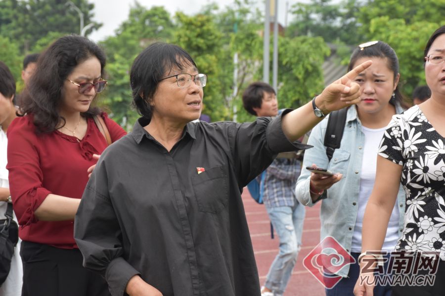 丽江市华坪女高校长张桂梅:她没有子女却是上百个孩子口中的"妈妈"