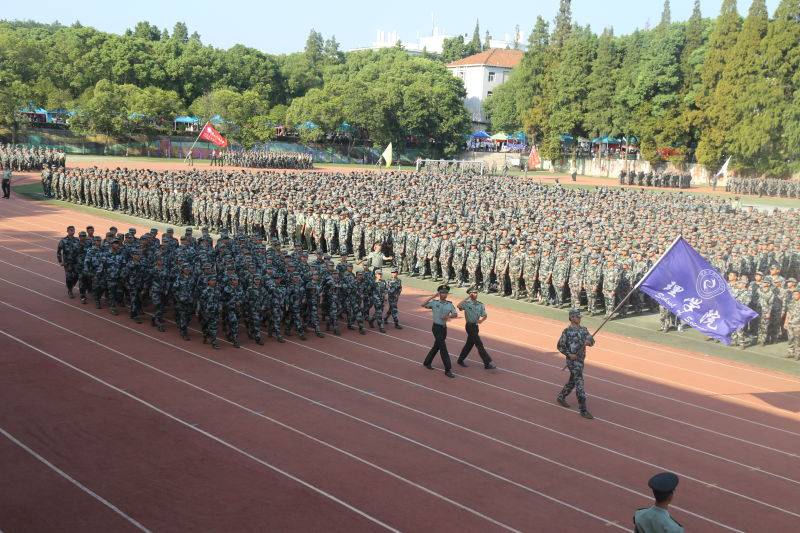 华东交通大学开学典礼暨军训汇报表演圆满闭幕