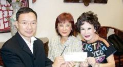 ĸ�Ӿ�ȻҲ��˺��������ȫ��������Ĺ�Ѫ������Ϸ������Ļ��