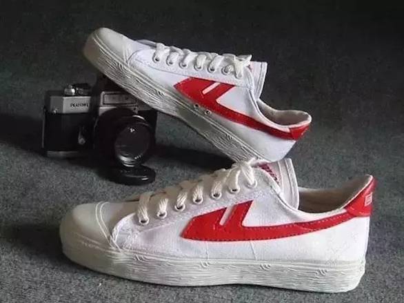 回力logo_回力warrior和回力区别_回力鞋后面logo是怎么