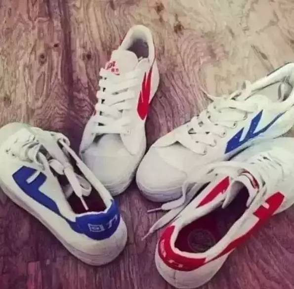 回力鞋后面logo是怎么_回力logo_回力warrior和回力区别