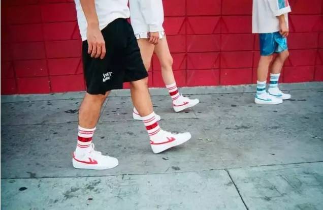 回力鞋后面logo是怎么_回力logo_回力warrior和回力区别