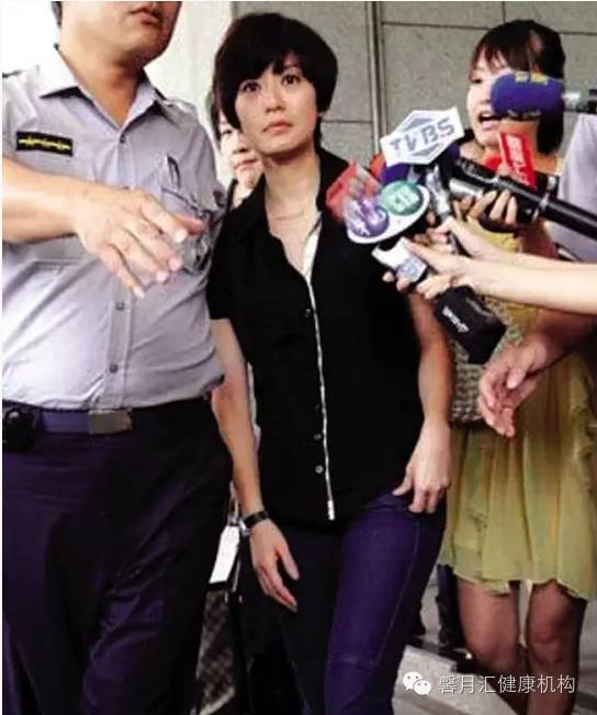 42岁的贾静雯宣布怀上了第三胎!高龄女性怀孕需要注意什么?-怀孕期