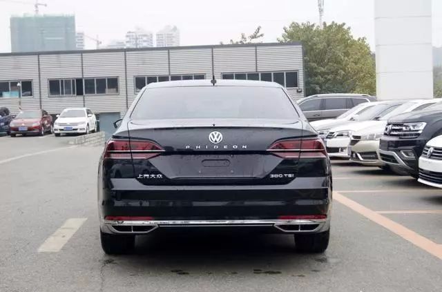 "不怕宝马和路虎,就怕大众下面有字母",是什么意思?