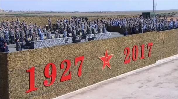 日本网友第一次看中国建军节阅兵直播 啥反应？