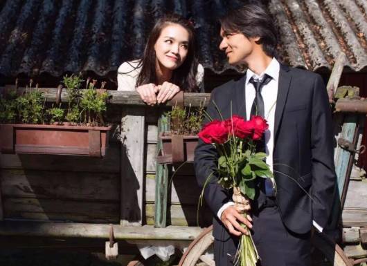 龙女郎都有了好归宿,所以成龙大哥可以拿终身成就奖