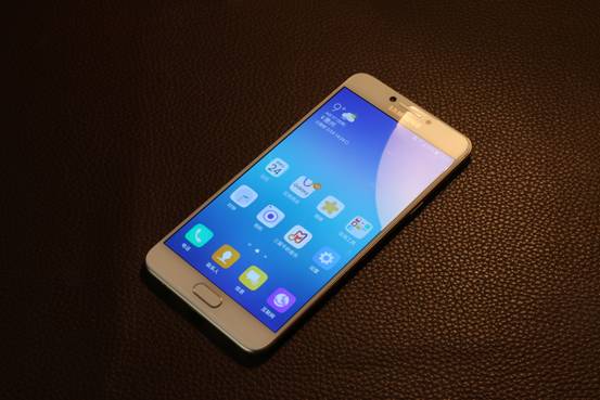 「 三星 蓋樂世 C7 Pro 上手體驗｜TheTime出品」