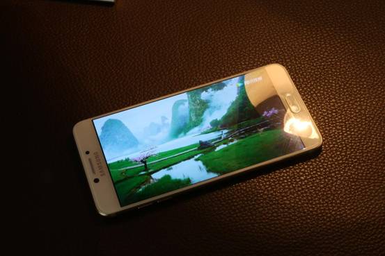 「 三星 蓋樂世 C7 Pro 上手體驗｜TheTime出品」