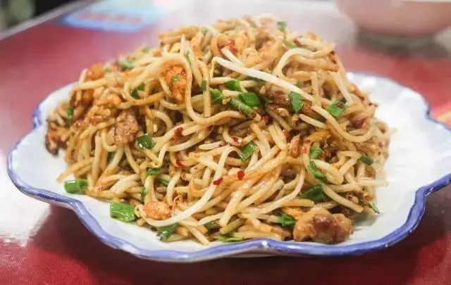 萍乡炒粉是江西萍乡传统的汉族小吃,属于赣菜.它