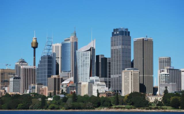 APRA限贷避险举措，救不了澳洲的中年“房奴”(附最新房市报告)